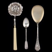 THREE PIECES OF CONTINENTAL SILVER FLATWARE