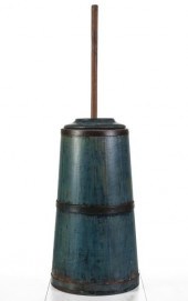 A GOOD 19TH CENTURY BUTTER CHURN IN