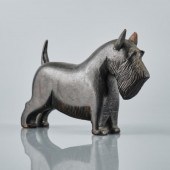 FOLK CARVING OF A SCOTTIE DOGA well