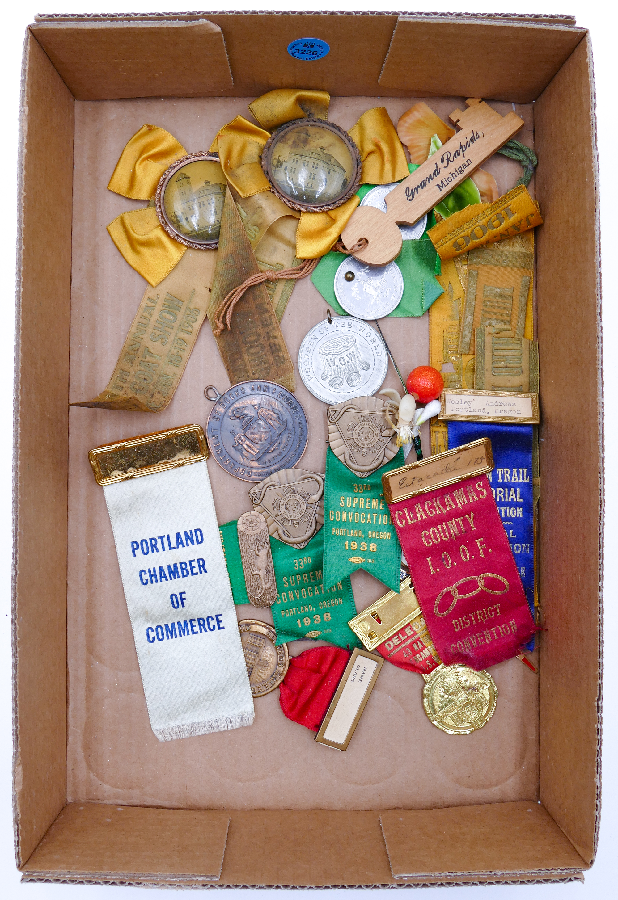 Box Old Fraternal Badges with Ribbons 3cfee7