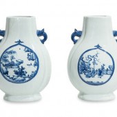 A Pair of Chinese Export Porcelain Vases
20th