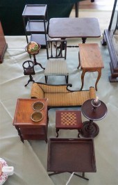 ELEVEN PIECES OF DOLL HOUSE FURNITUREEleven