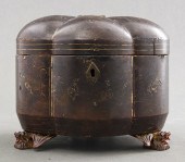 CHINESE EXPORT GILT LACQUERED BOX